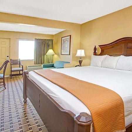 Travelodge Suites By Wyndham Kissimmee Orange Экстерьер фото
